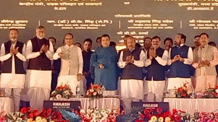 पवित्र नगरी ओरछा को अयोध्या से जोड़ा जायेगा : केन्द्रीय मंत्री श्री गडकरी